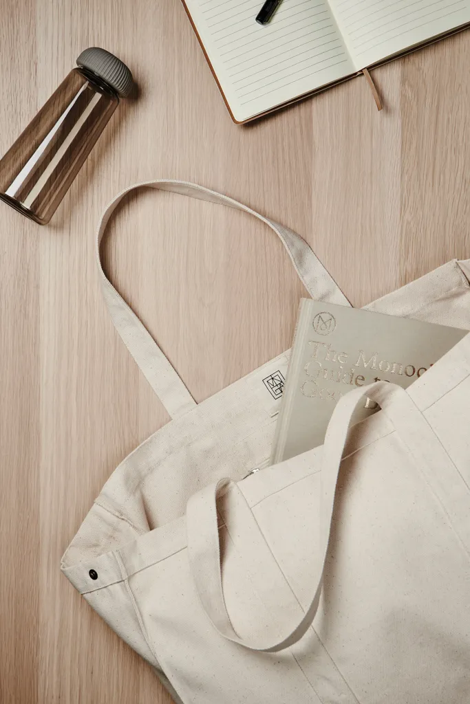 VINGA Hilo AWARE™ Maxi-Tasche aus recyceltem Canvas, off white – Bild 4