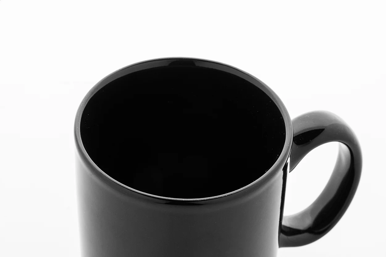 farbiger Keramikbecher Kolomu, schwarz – Bild 4