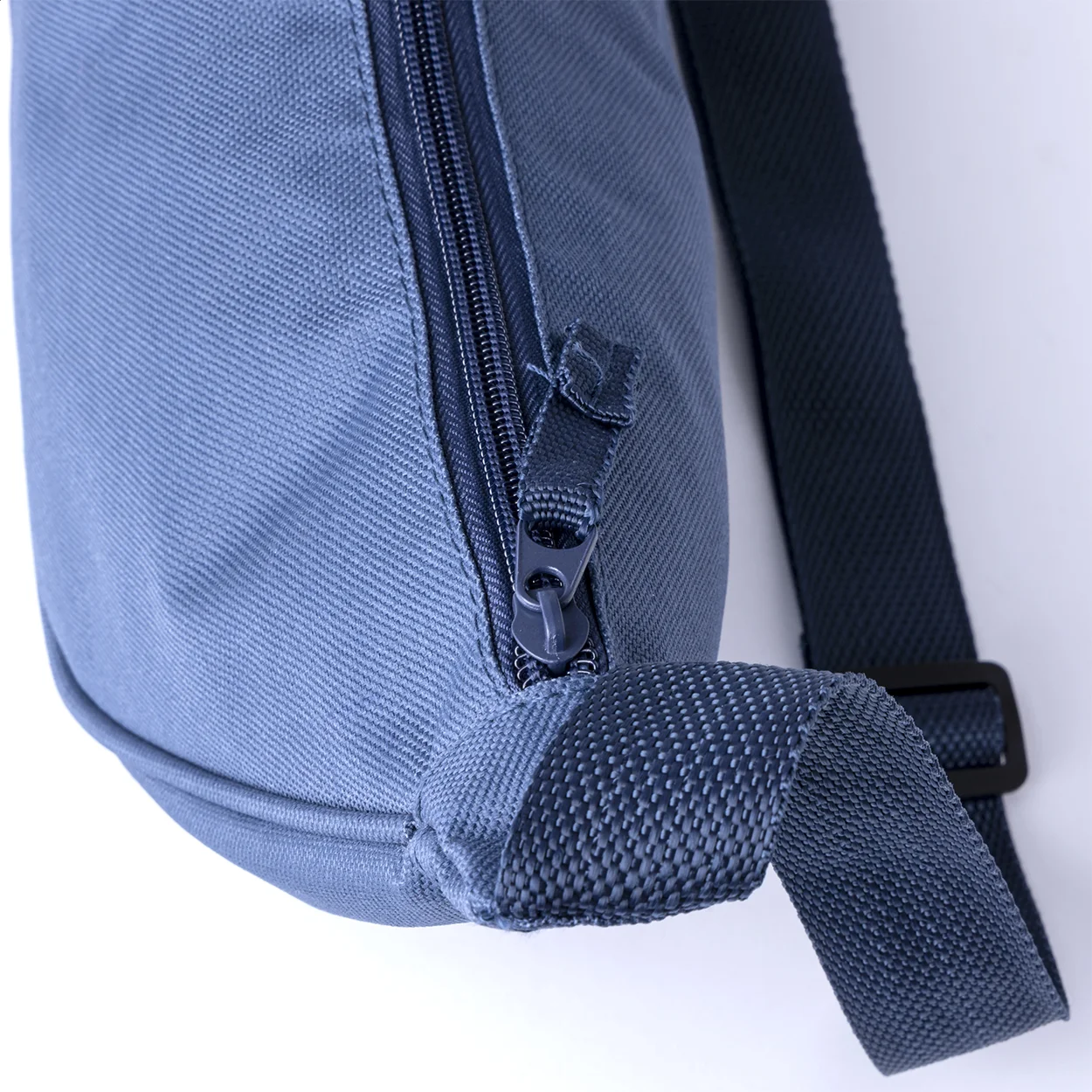RPET Umhänge-Gürteltasche Lollap, dunkelblau – Bild 4