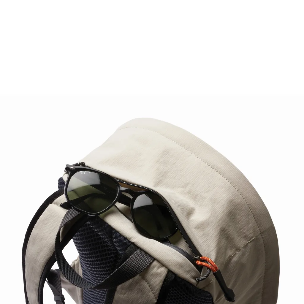 Bellroy Lite Daypack, beige – Bild 5