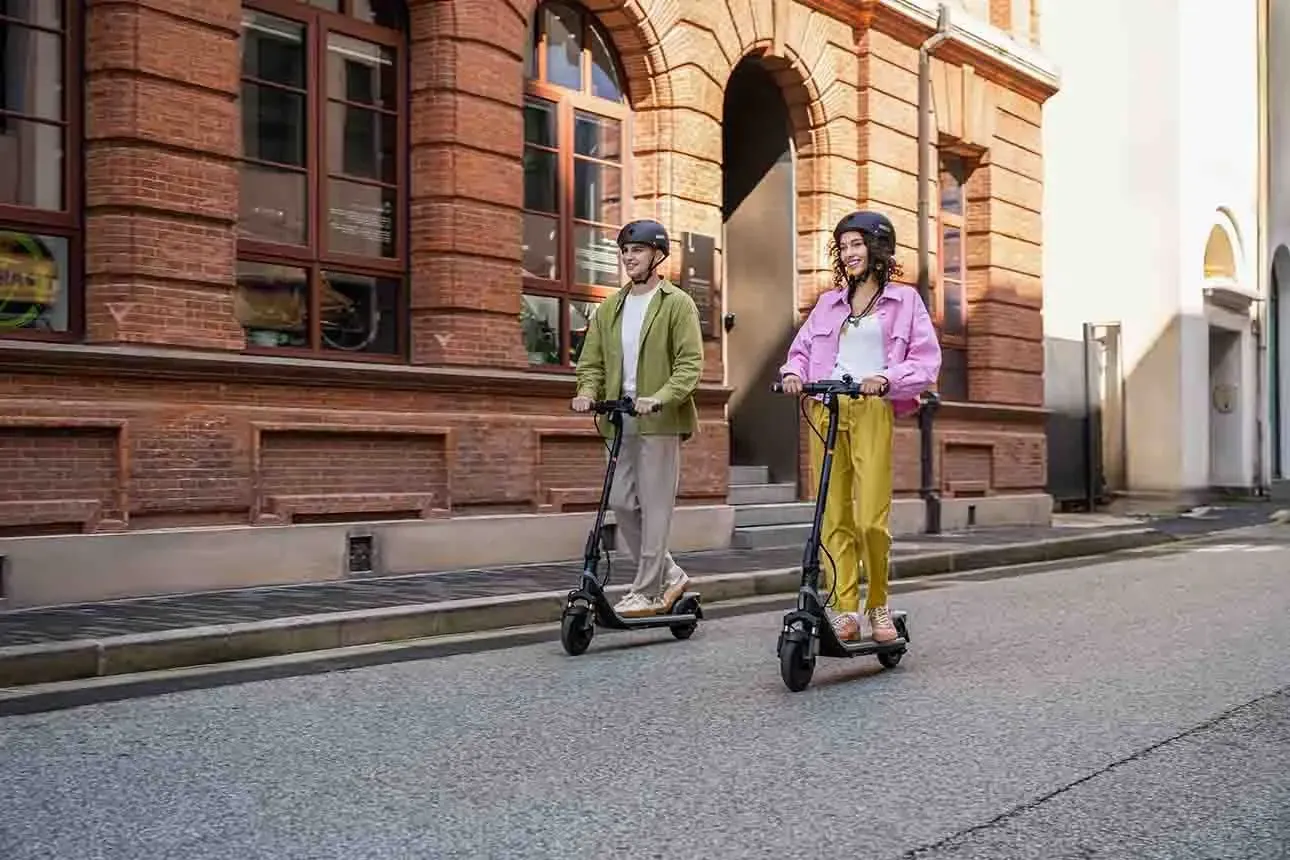 Segway Ninebot Kickscooter E2 D II, Schwarz – Bild 5