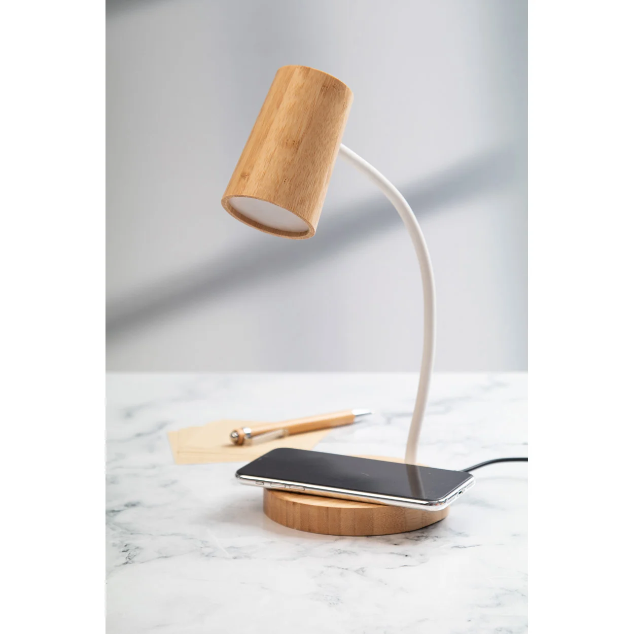 Multifunktions-Tischlampe Komono, natur – Bild 6