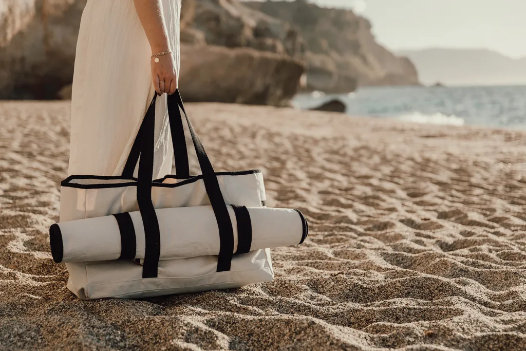VINGA Volonne AWARE™ Strandtasche aus recyceltem Canvas, off white – Bild 8