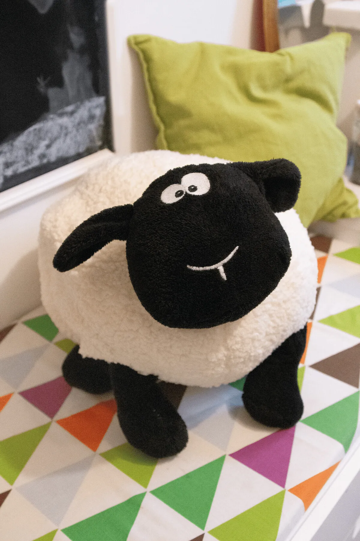 SAMIRA - Großes Plüsch-Schaf schwarz, weiß, schwarz, weiß – Bild 5