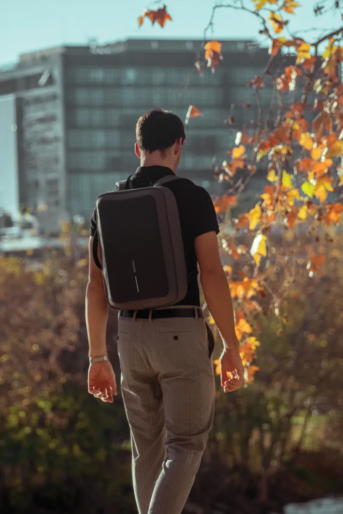 Bobby Bizz 2.0 Anti-Diebstahl Rucksack & Aktentasche, grau – Bild 16