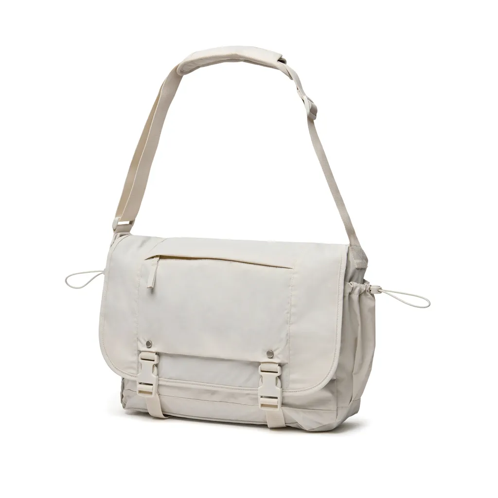 KENTO URBAN 15,6" Messenger aus RCS recyceltem Nylon, beige – Bild 3