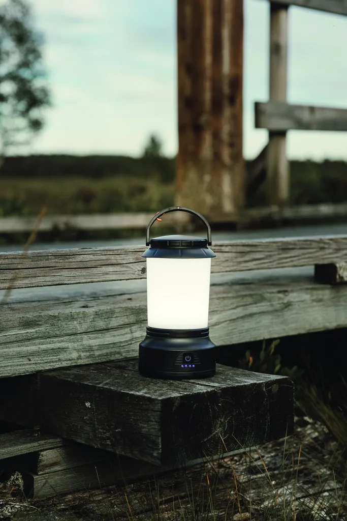 Nordic Drift Everest Bright RCS Campinglaterne mit Kurbel, schwarz – Bild 10