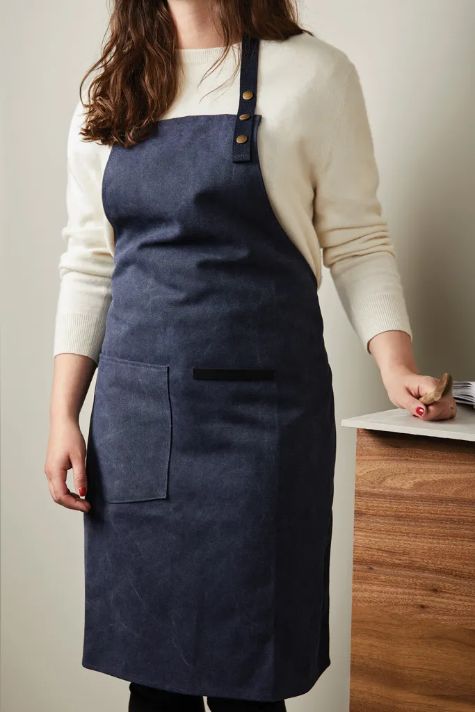 VINGA Tome Schürze aus GRS recyceltem Canvas, navy blau – Bild 3