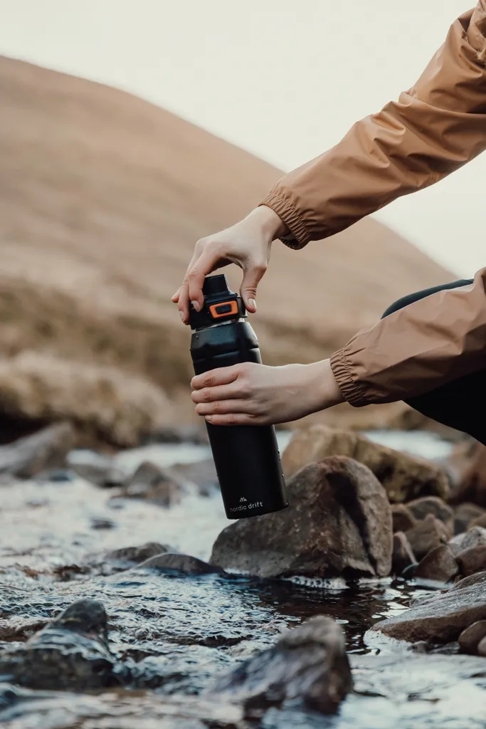 Nordic Drift Trail isolierte verschließbare RCS Sportflasche, schwarz – Bild 6