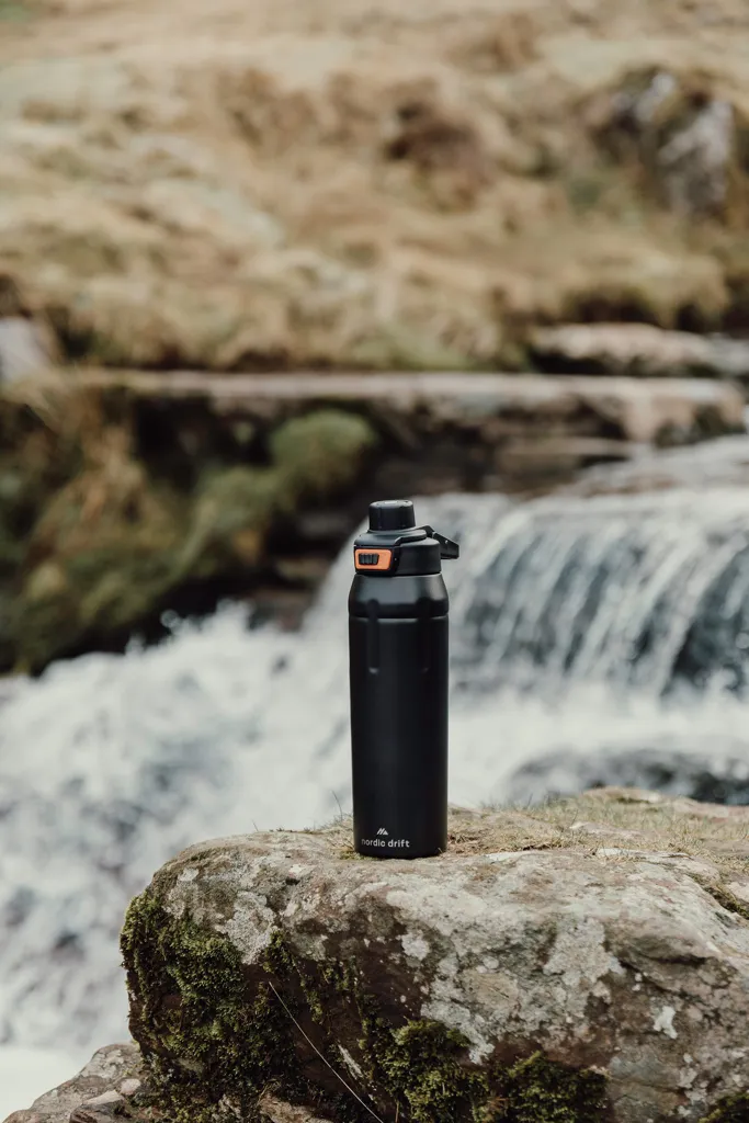 Nordic Drift Trail isolierte verschließbare RCS Sportflasche, schwarz – Bild 7