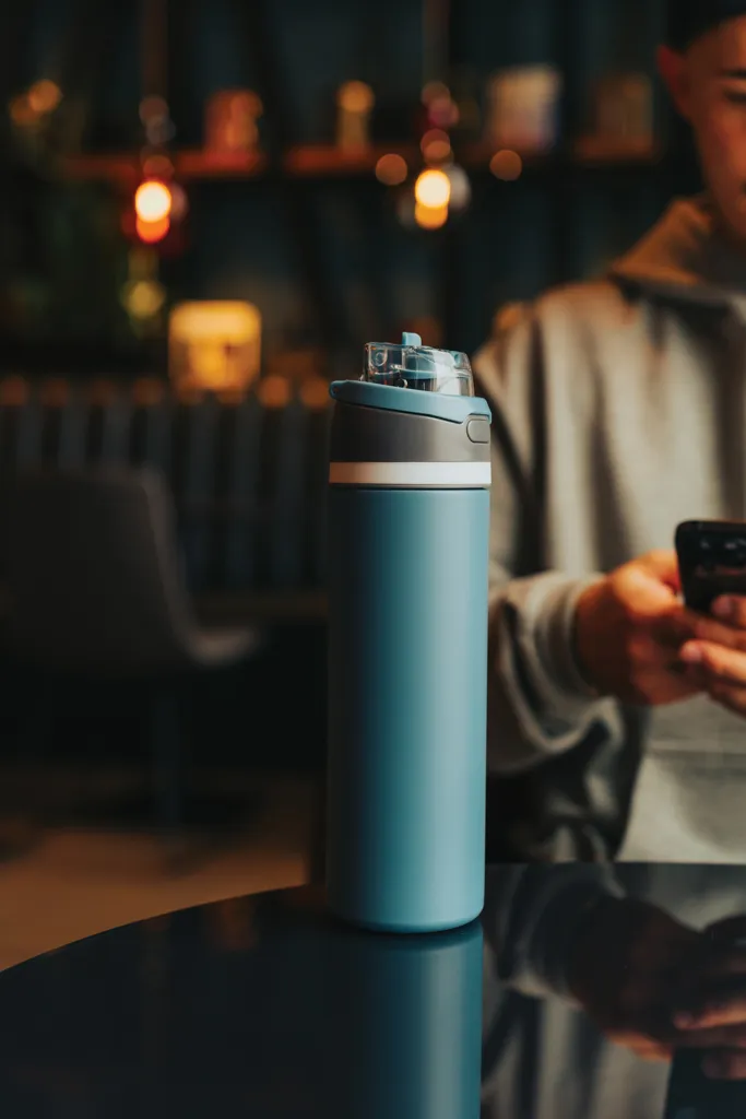 Omni Sip verschließbare Flasche aus RCS-reSteel, 720ml, blau – Bild 6