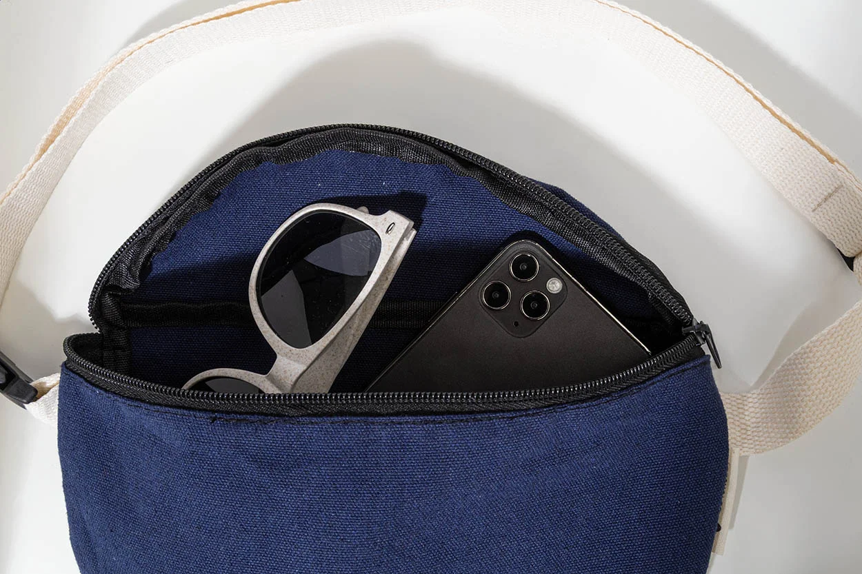 Gürteltasche Rekan Hip aus recyceltem Canvas, blau – Bild 6