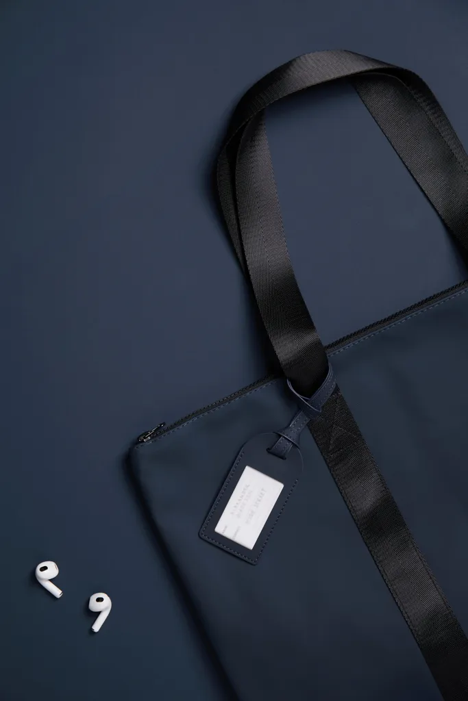 VINGA Baltimore Gepäckanhänger aus RCS recyceltem Polyester, navy blau – Bild 4