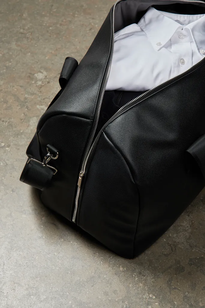 VINGA Bermond Wochenendtasche aus RCS recyceltem PU, schwarz – Bild 12