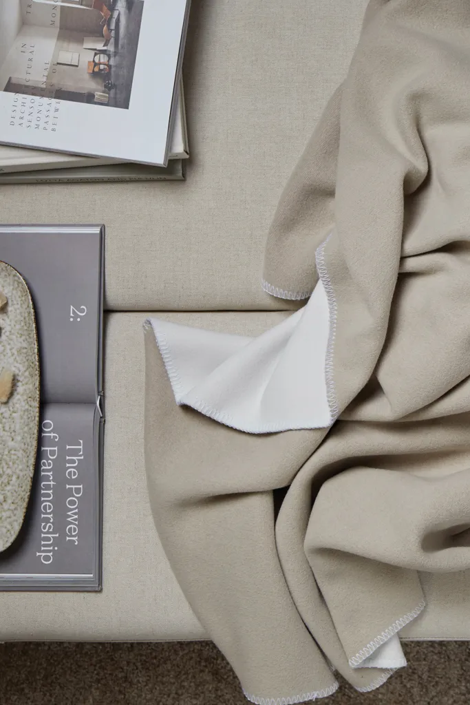 VINGA Moulton Decke aus GRS rPET, beige – Bild 5