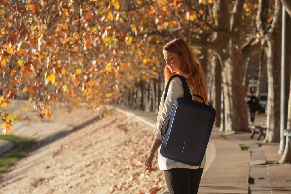 Bobby Bizz 2.0 Anti-Diebstahl Rucksack & Aktentasche, navy blau – Bild 15