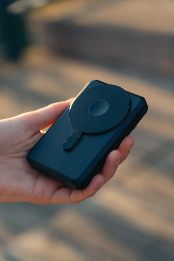 Urban Vitamin Delano 5-in-1 10.000mAh 20W PD magn. Powerbank, schwarz – Bild 15