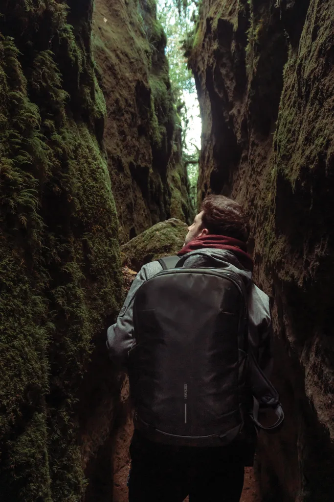 Bobby Explore Rucksack, schwarz – Bild 8