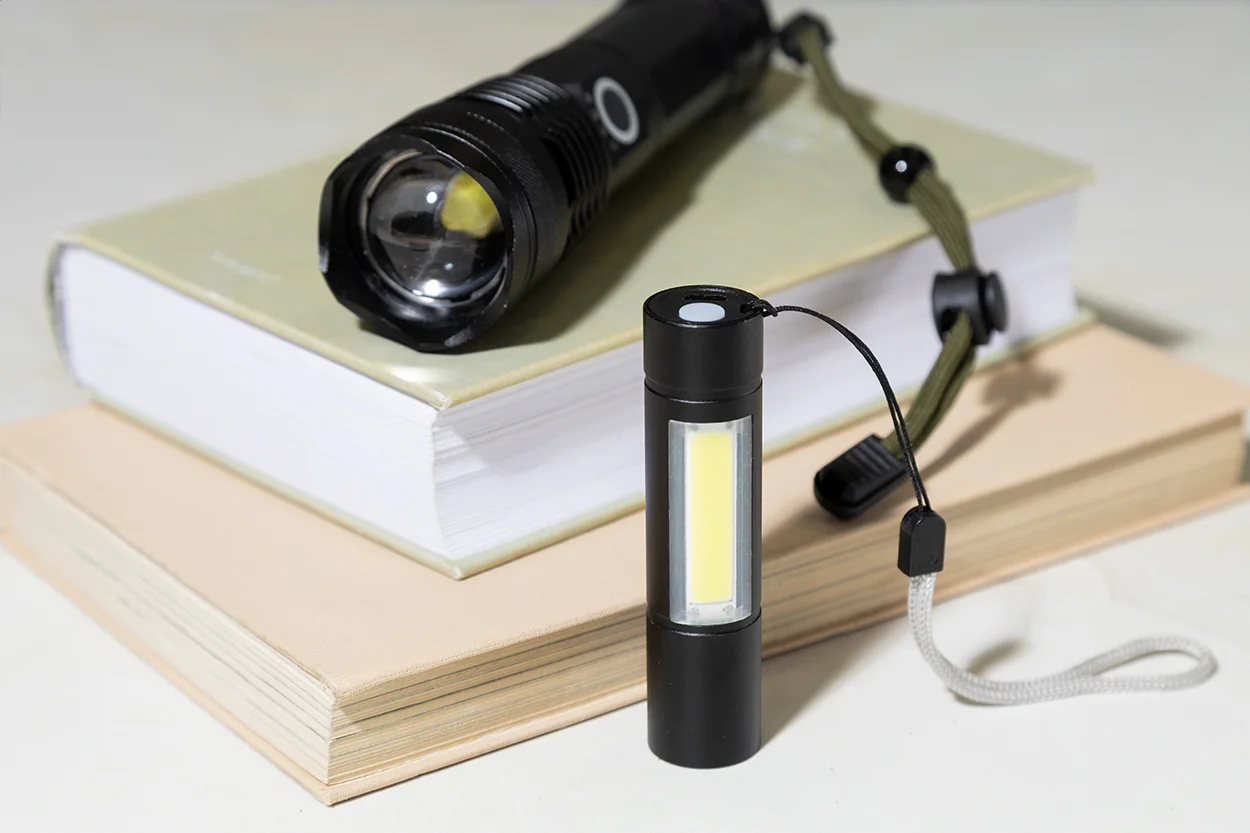 Akku-Taschenlampe Chargelight Plus, schwarz – Bild 9