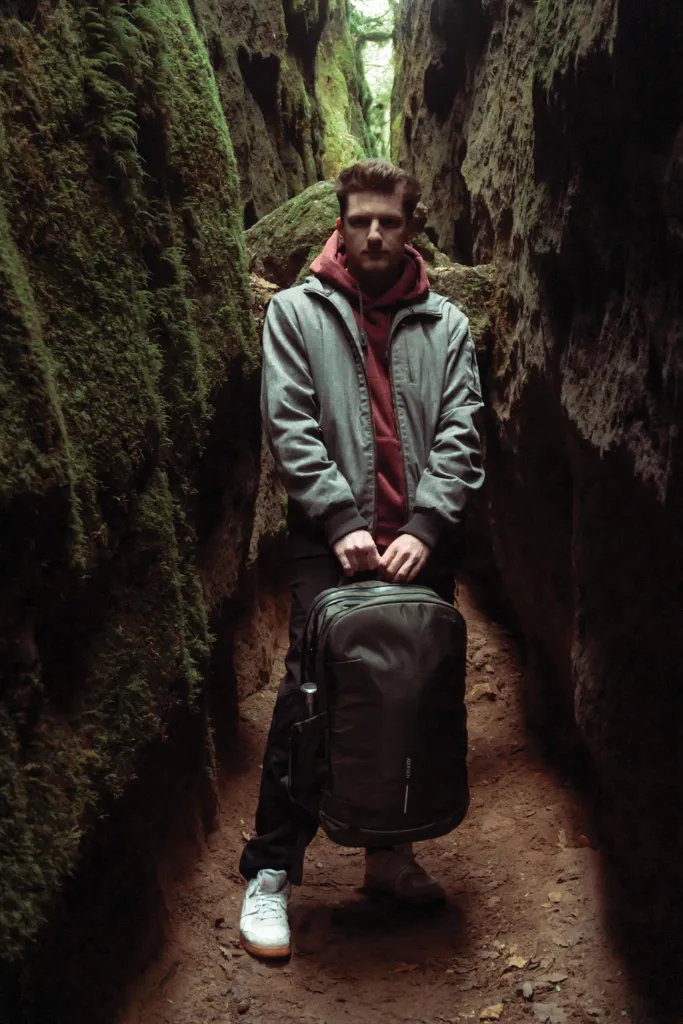 Bobby Explore Rucksack, schwarz – Bild 10