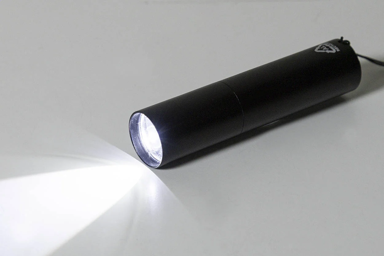 wiederaufladbare Taschenlampe aus recyceltem Aluminium Chargelight Tone, schwarz – Bild 7