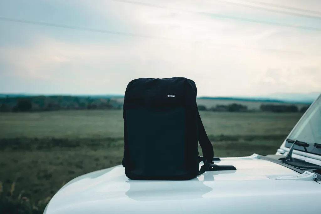 Swiss Peak 15" Anti-Diebstahl RFID & USB Rucksack, schwarz – Bild 2