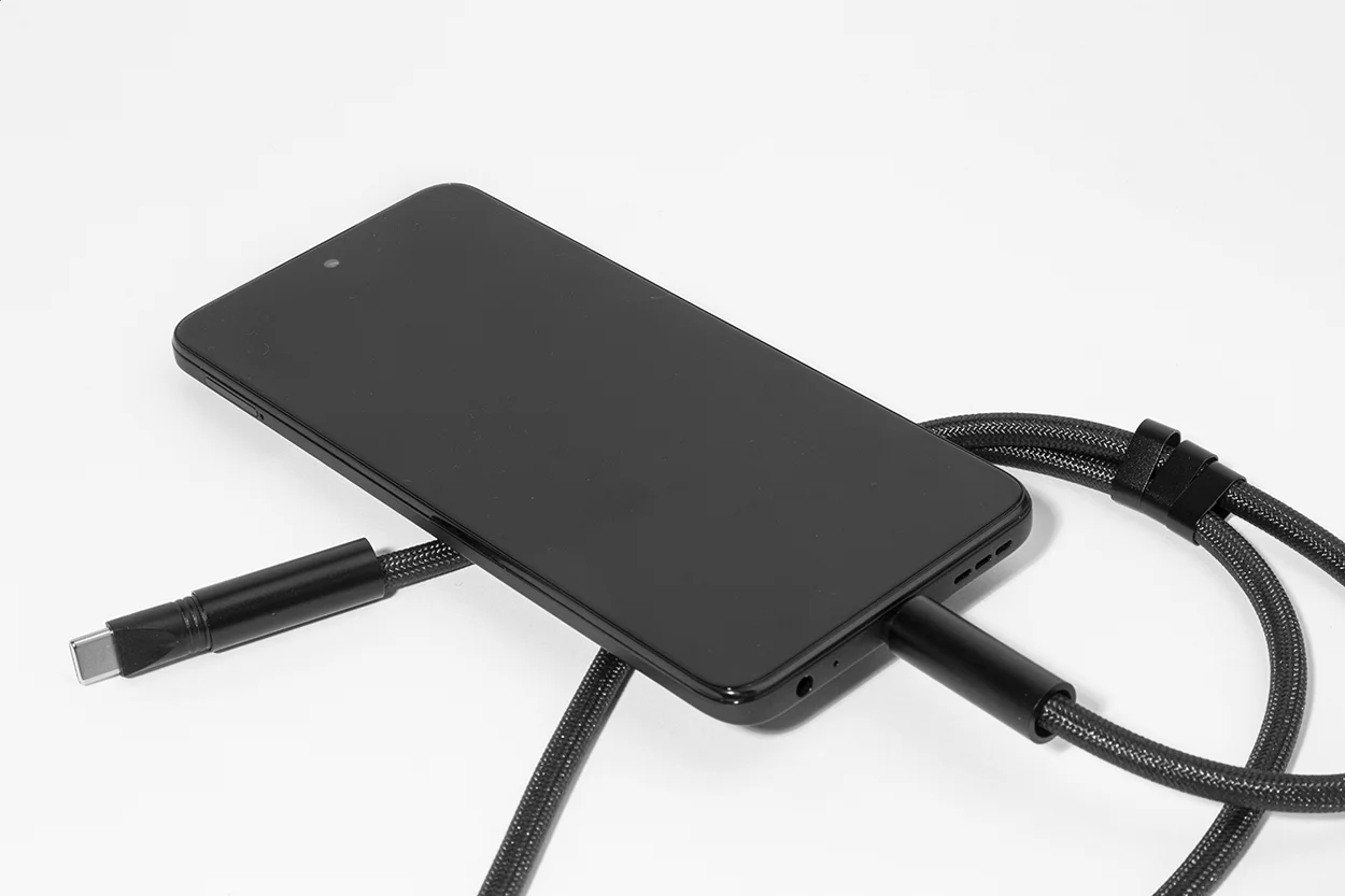 60W Lanyard mit Lade- und Datenkabel aus RPET HolCharge, schwarz – Bild 4