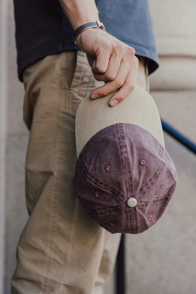 BEAU AWARE™ Two-Tone 6-Panel-Cap aus washed Cotton-Twill, maroon – Bild 7