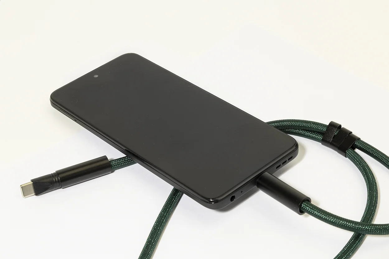 60W Lanyard mit Lade- und Datenkabel aus RPET HolCharge, dunkelgrün – Bild 4