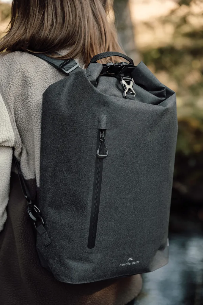 Nordic Drift Trail RCS wasserdichte Fahrradtasche 25L, schwarz – Bild 7