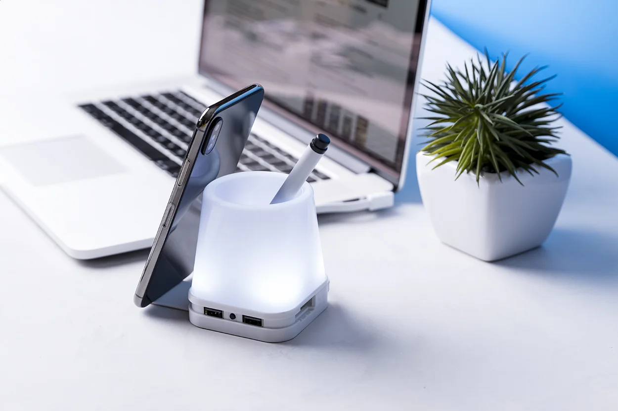 Stifteköcher Lumeo mit USB-Hub, weiß – Bild 3