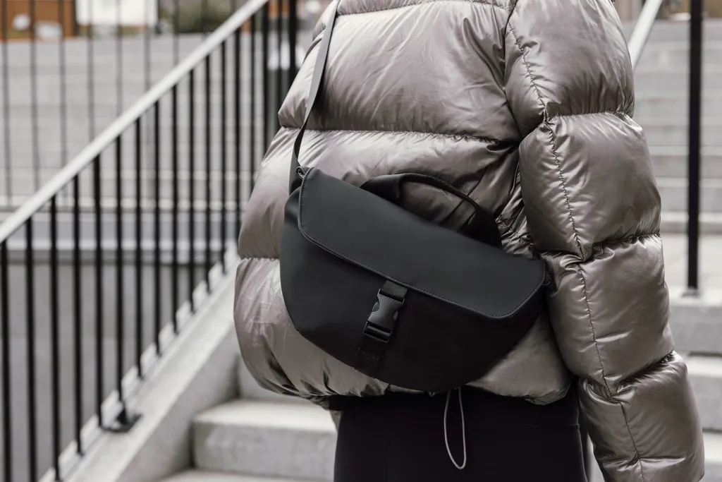 VINGA Baltimore RCS Sling-Bag, schwarz – Bild 3
