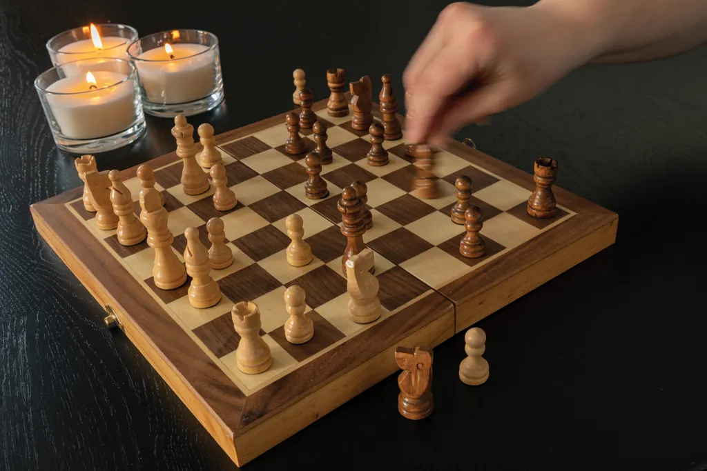 Faltbares Schachspiel aus Holz, braun – Bild 9