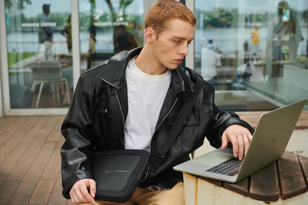 XD Design 14" Laptop Tasche, schwarz – Bild 20
