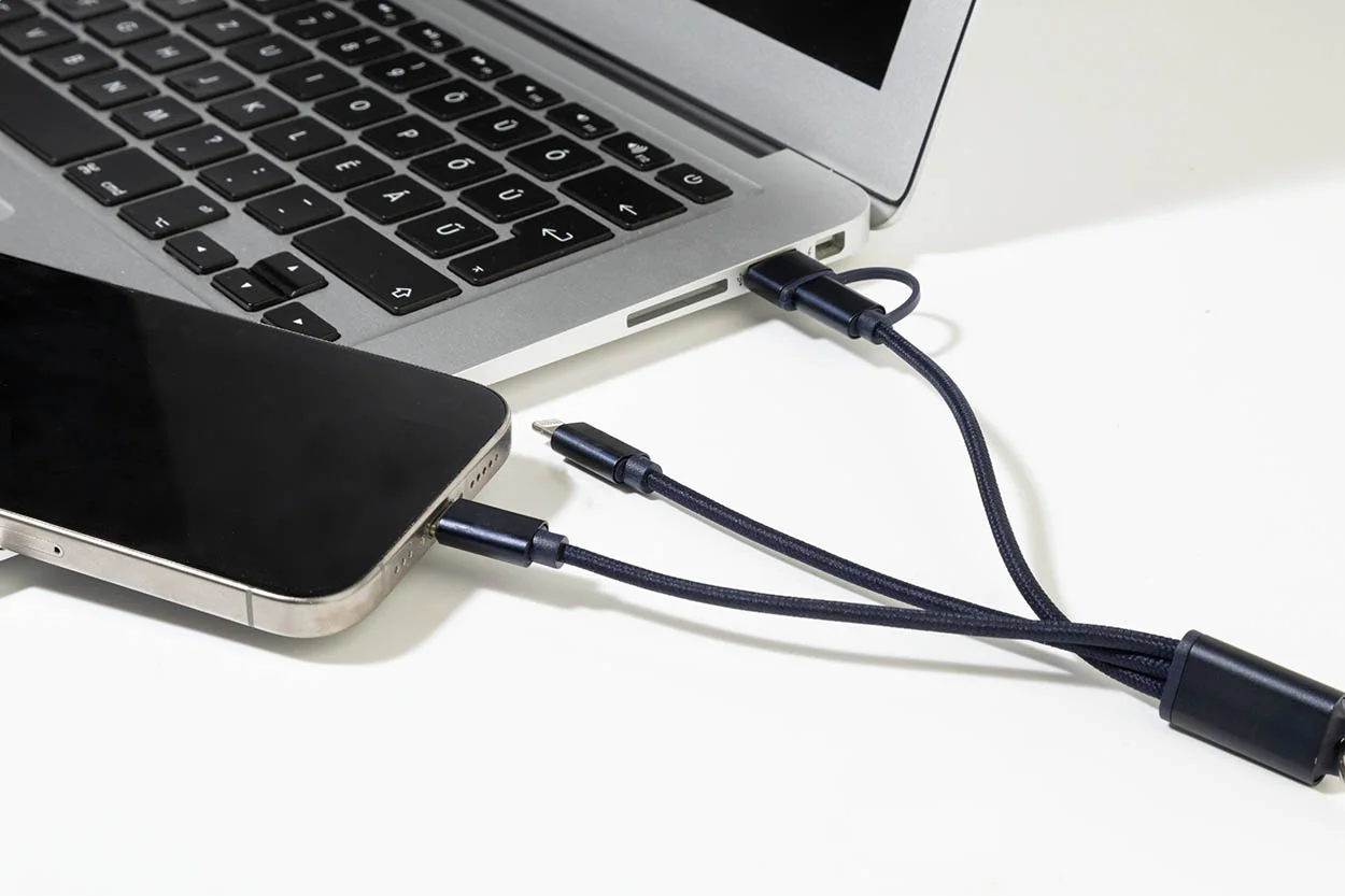 USB-Ladekabel Rafob mit Schlüsselanhänger, dunkelblau – Bild 3