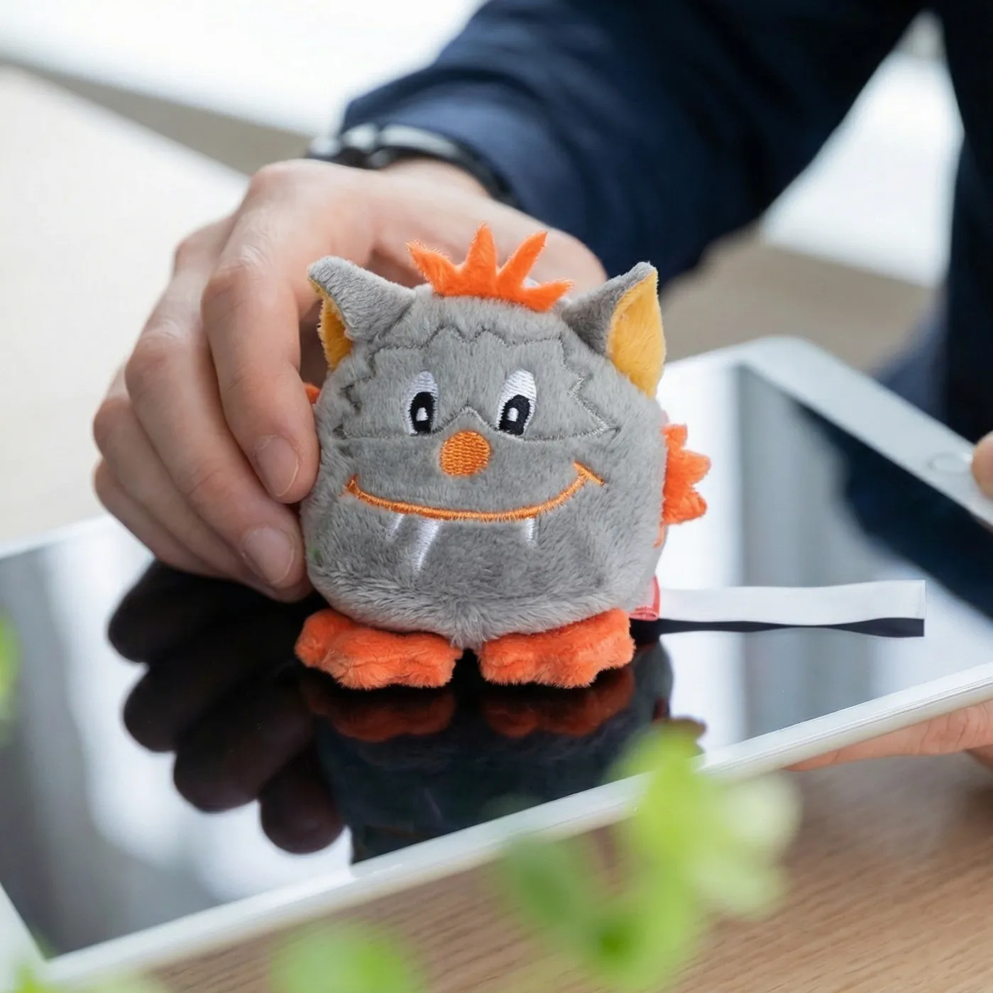 Schmoozies® Monster, dunkelgrau – Bild 3