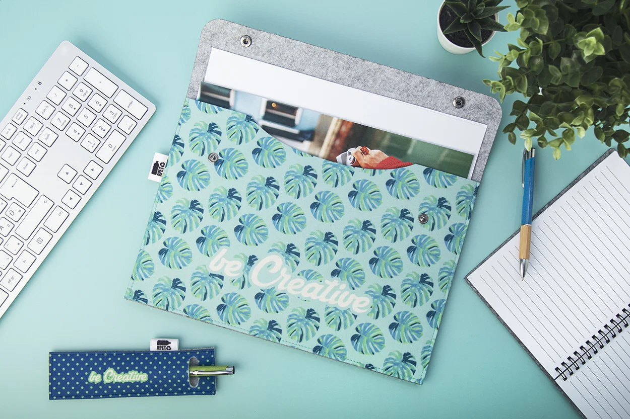 Individuelle Dokumentenmappe CreaFelt Folder, weiß, grau – Bild 7