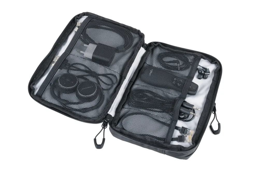 Kabeltasche TROIKA BLACK TECH POUCH 2, schwarz – Bild 2
