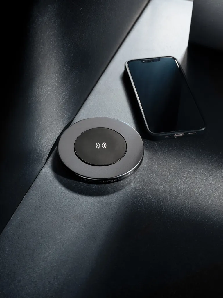 Terra 10W Wireless Charger aus RCS recyceltem Aluminium, grau – Bild 6