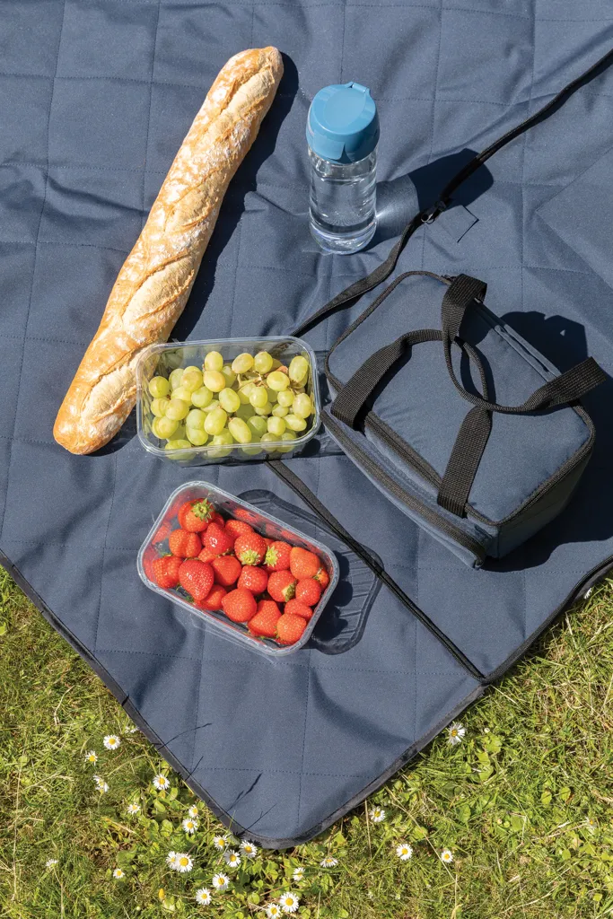 Impact Aware™ RPET faltbare, gesteppte Picknickdecke, navy blau – Bild 5