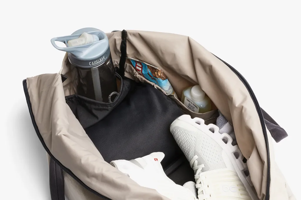 Bellroy Lite Duffel, beige – Bild 4