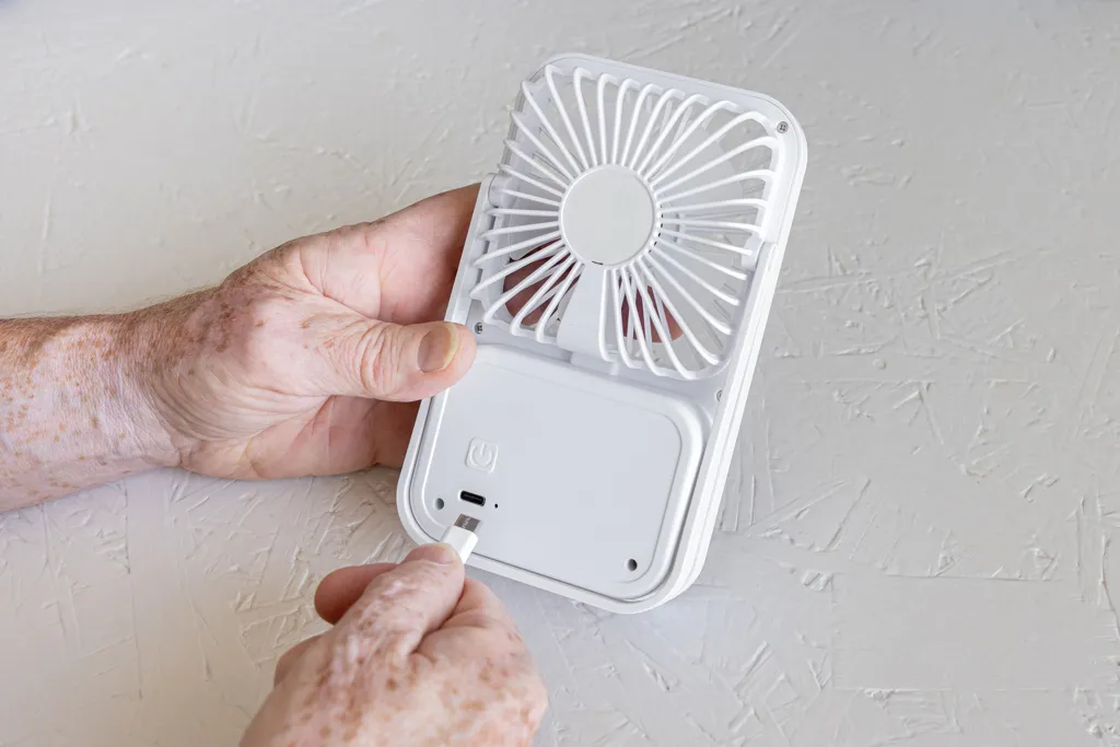 Aervina wiederaufladbarer Tischventilator aus RCS rec. ABS, weiß – Bild 4