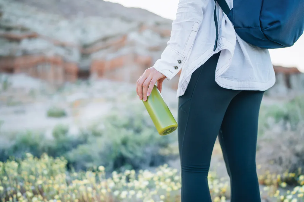 Wasserflasche mit Henkel aus RCS rPP, grün – Bild 7