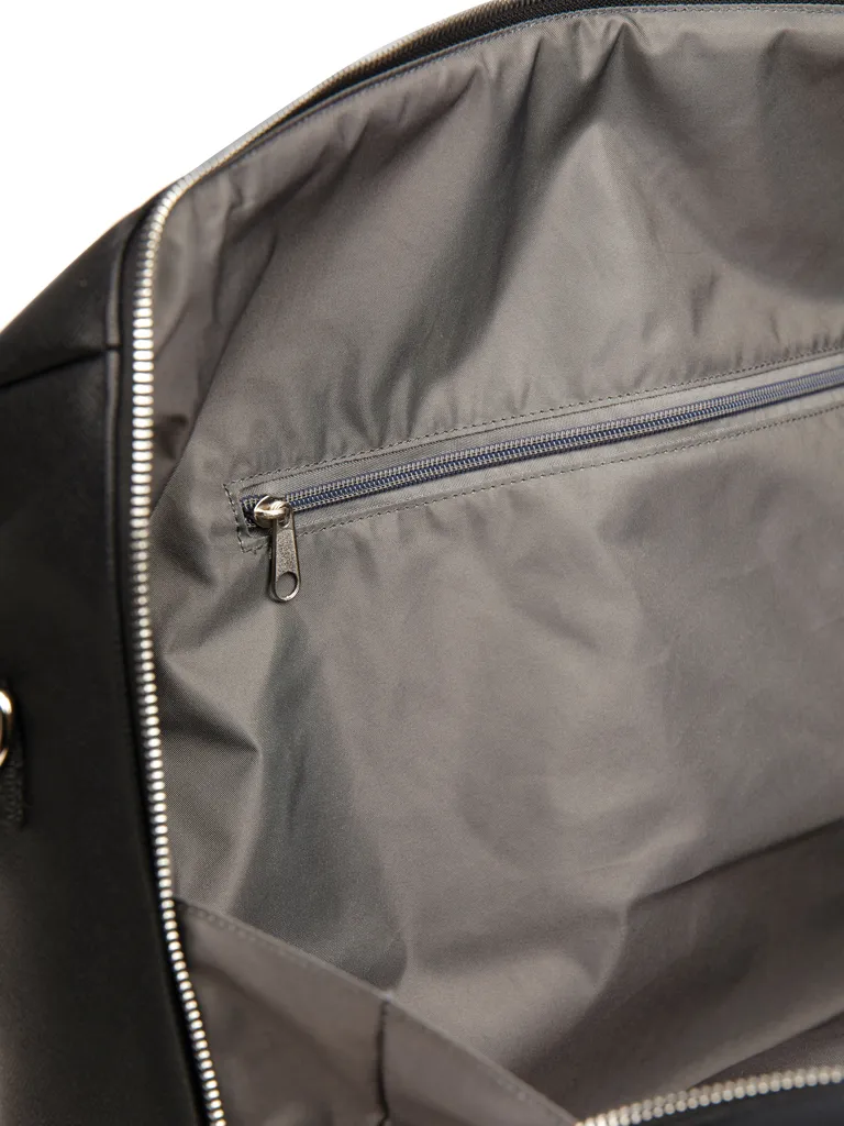 VINGA Bermond Wochenendtasche aus RCS recyceltem PU, schwarz – Bild 8