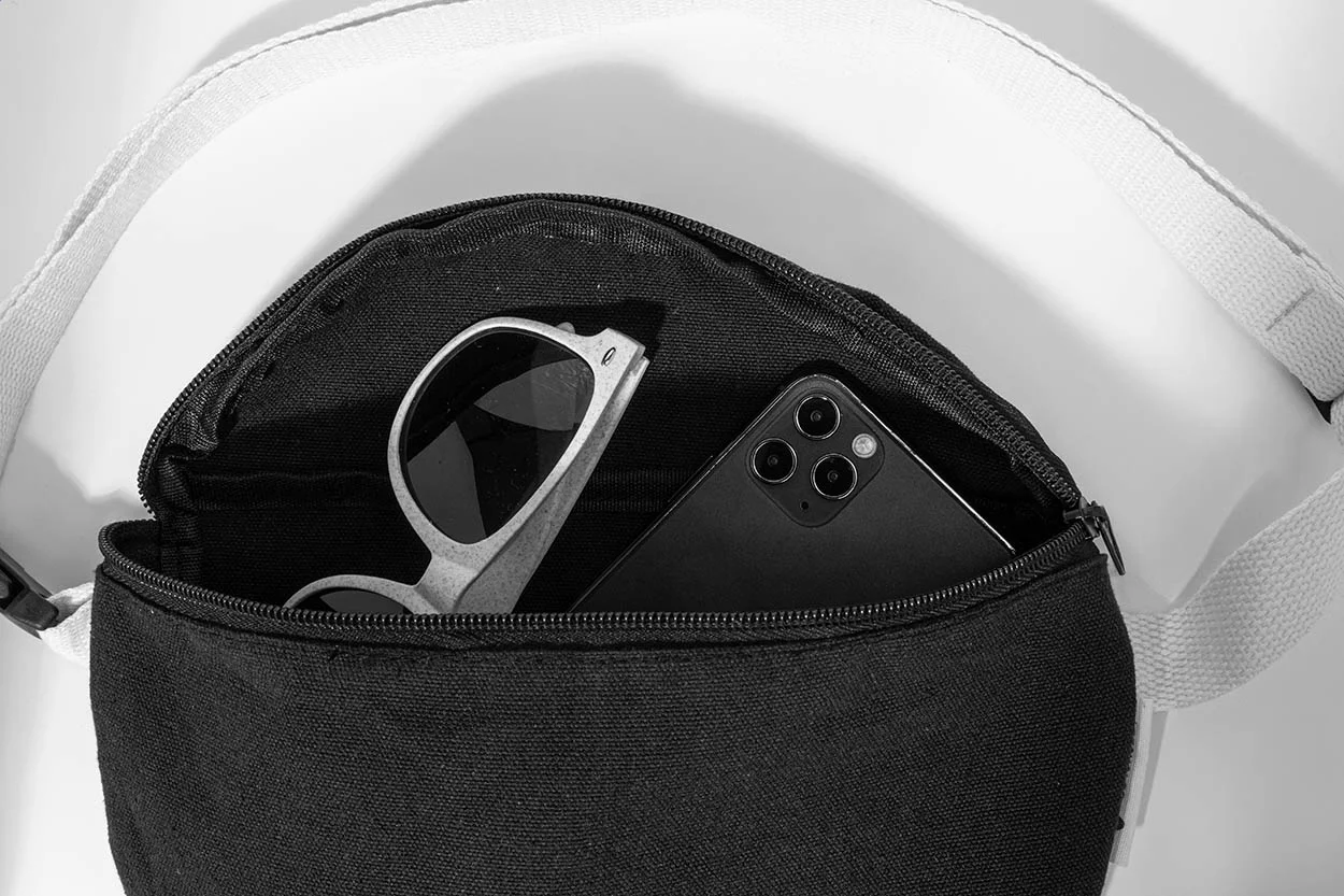 Gürteltasche Rekan Hip aus recyceltem Canvas, schwarz – Bild 6