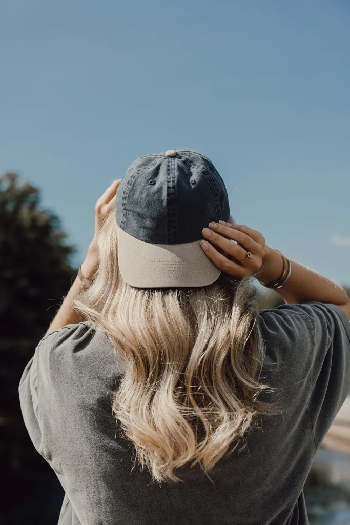 BEAU AWARE™ Two-Tone 6-Panel-Cap aus washed Cotton-Twill, navy blau – Bild 9