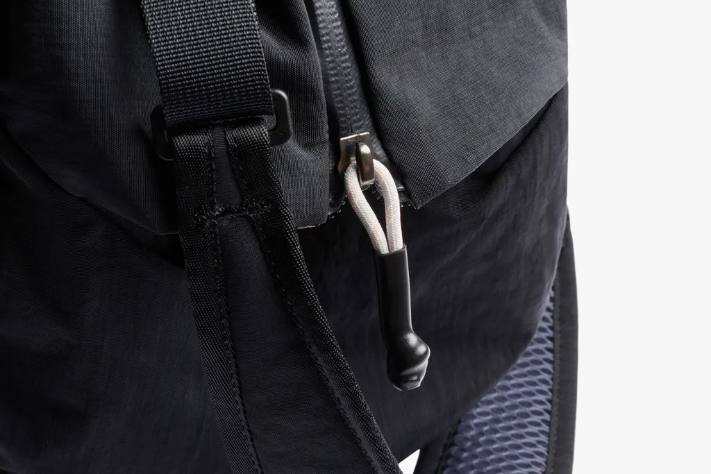 Bellroy Lite Duffel, schwarz – Bild 5