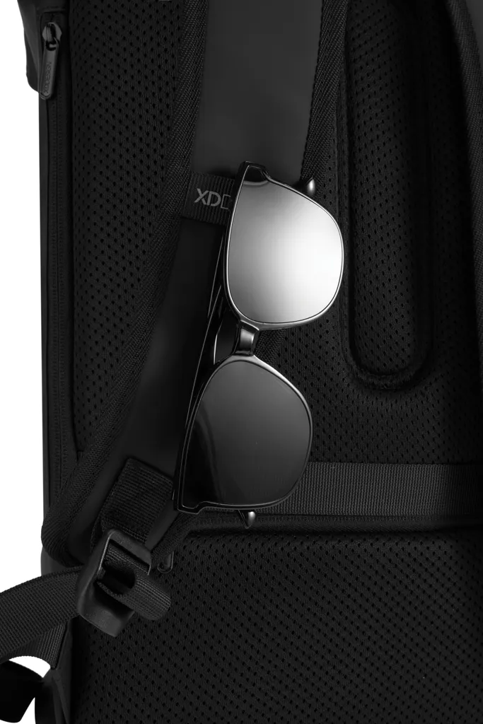 Urban wasserabweisender Flap-Top Rucksack, schwarz – Bild 24
