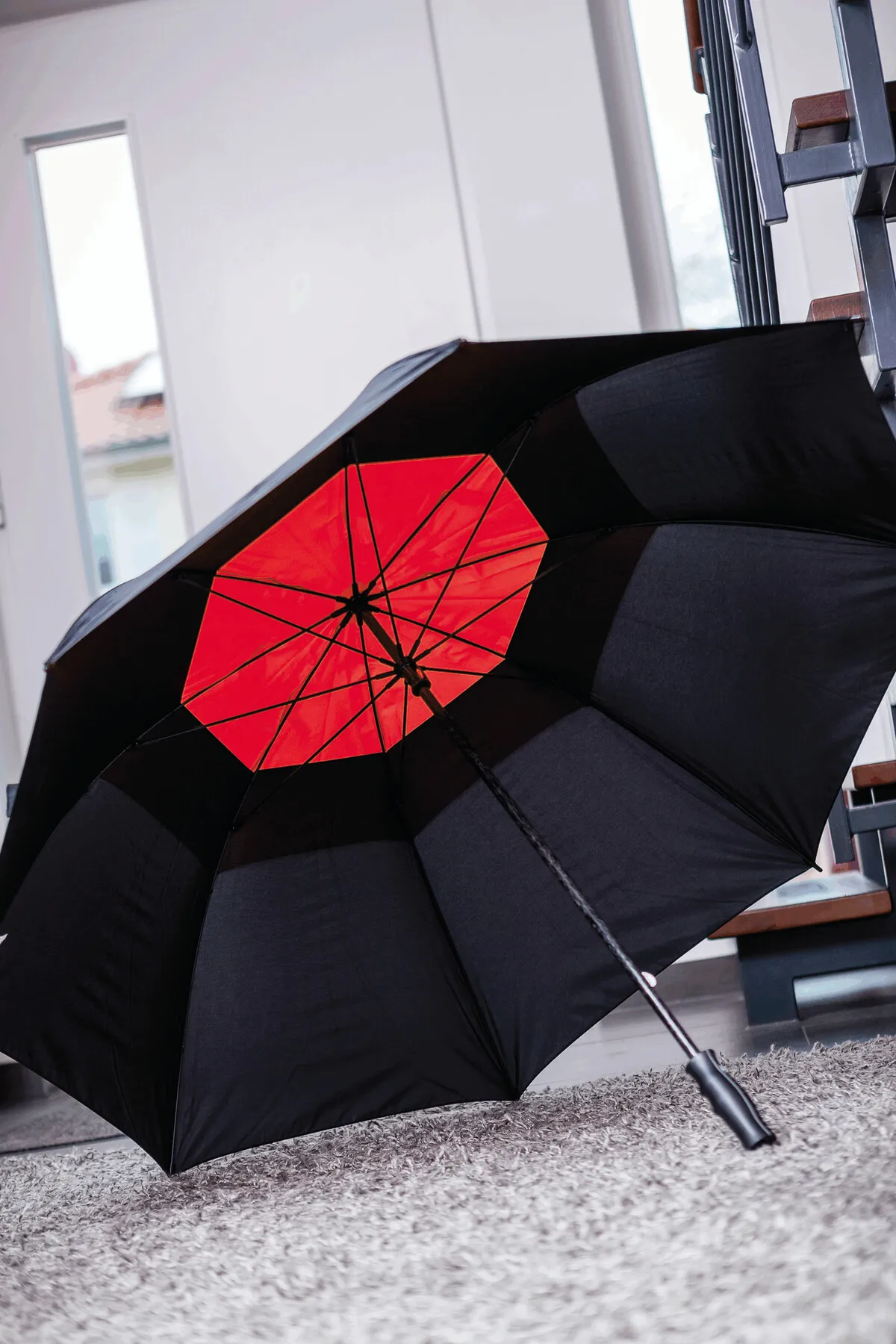 MONSUN - Fiberglas-Golfschirm rot, schwarz, rot, schwarz – Bild 2