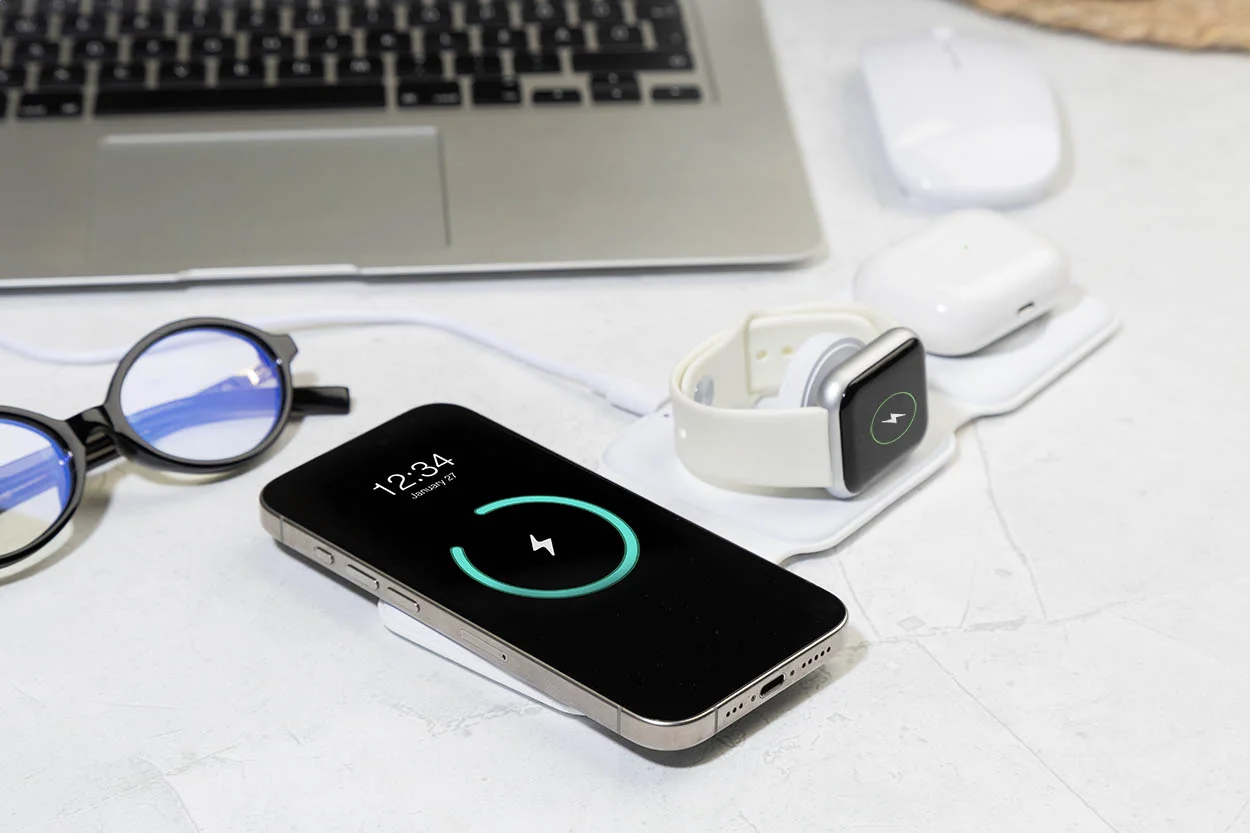 3in1 Wireless-Charger aus RABS FolCharge, weiß – Bild 9